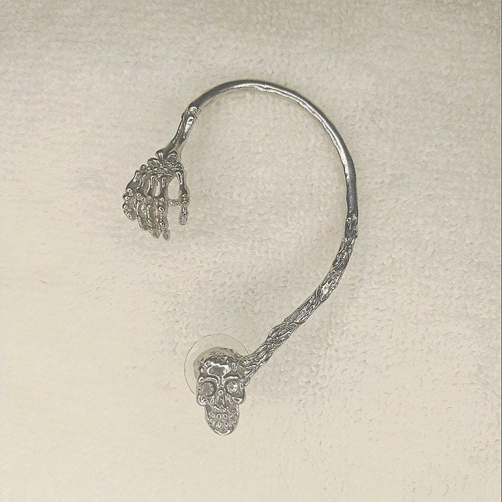 Skull Ear Cuff